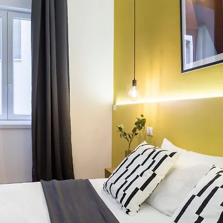 Elegante Vicino Stazione - Gold Apartman