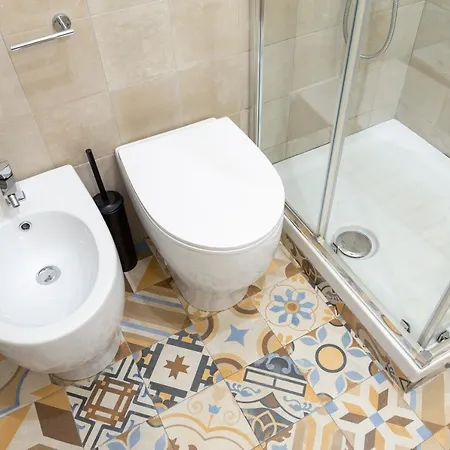 Elegante Vicino Stazione - Gold Apartment *