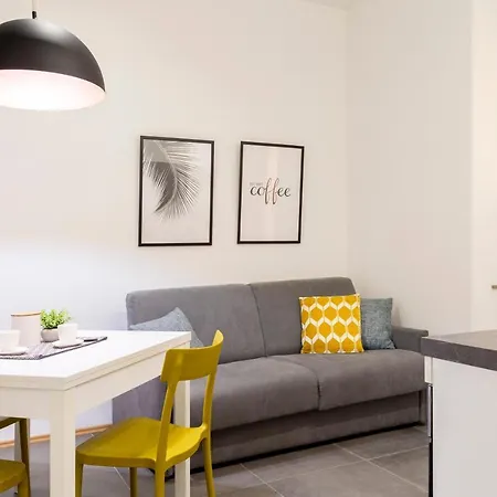 Elegante Vicino Stazione - Gold Apartment Trieste