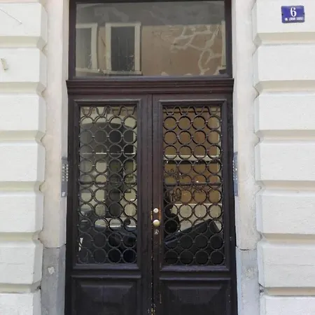 Elegante Vicino Stazione - Gold *